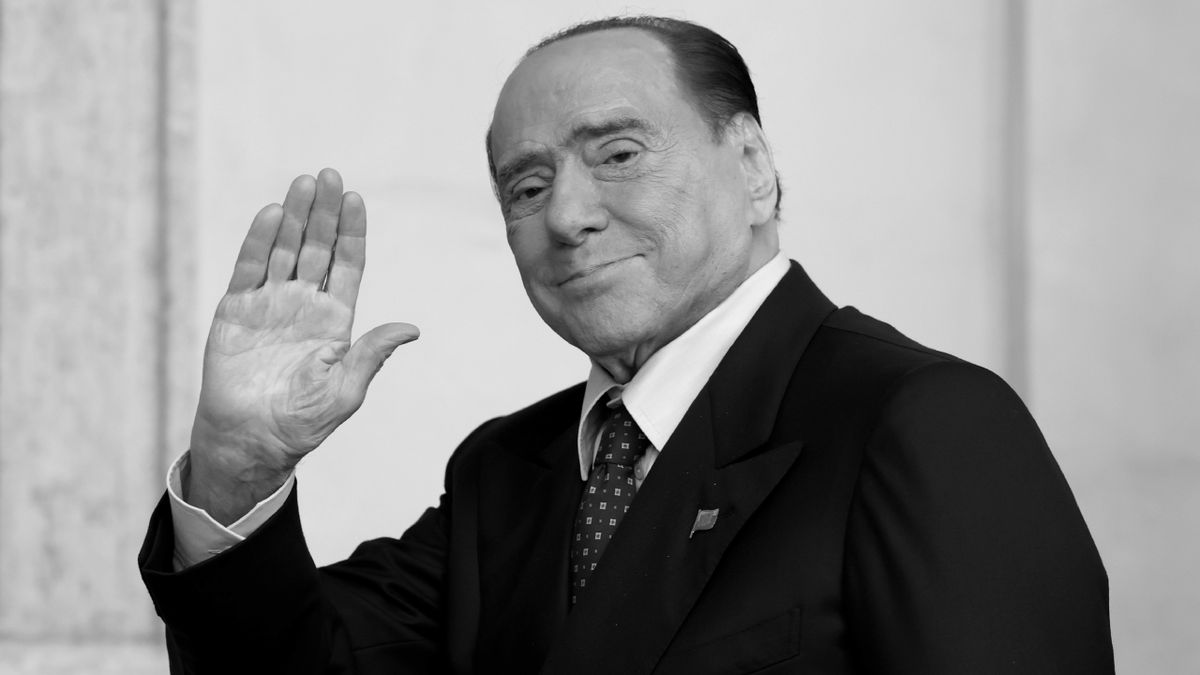 Silvio Berlusconi je mrtvý.  Vybudoval obchodní impérium