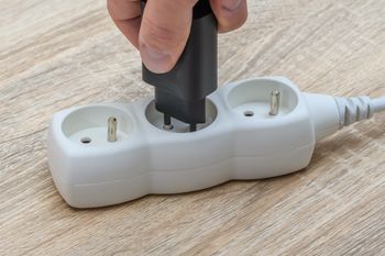 Nie wszystko można podłączyć do listwy. Strażacy ostrzegają