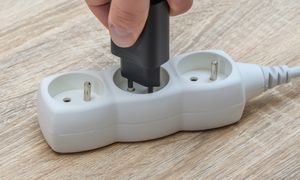 Nie wszystko można podłączyć do listwy. Strażacy ostrzegają