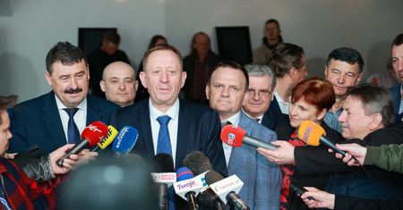 Wściekli na rząd. Minister odpowiada rolnikom: "pokazaliśmy, że jesteśmy z wami"