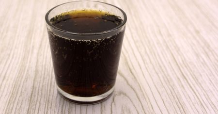 Pij codziennie. Odtrutka dla wątroby, ulga dla jelit