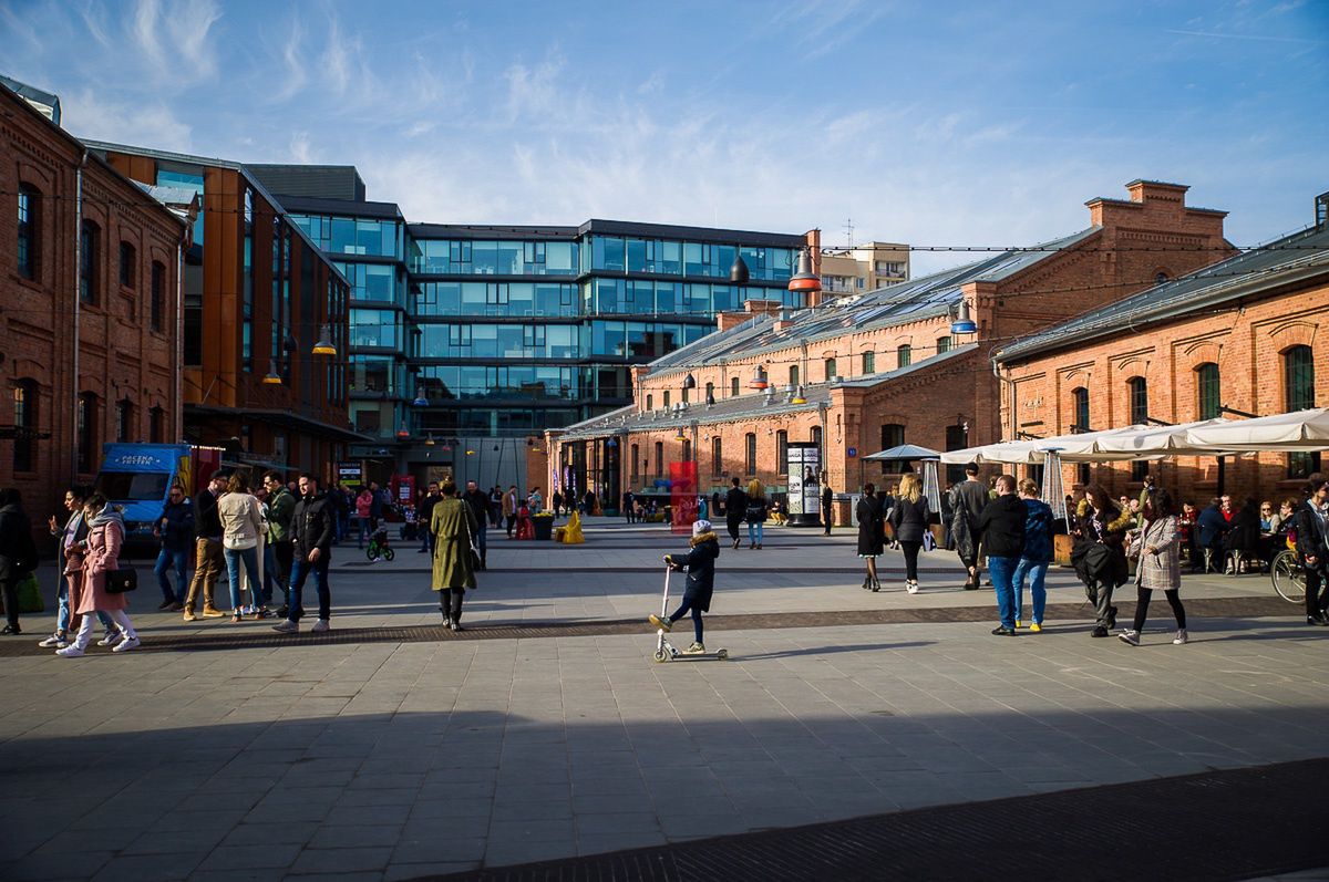 Nowy sezon w odmienionej przestrzeni Centrum Praskiego Koneser