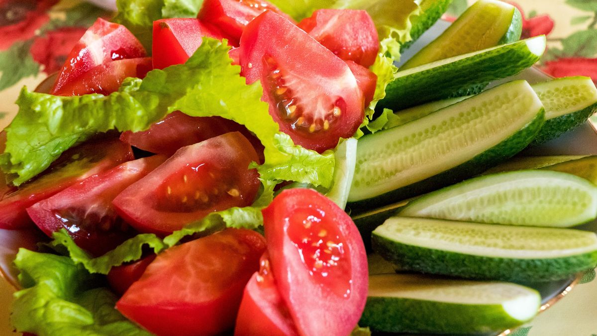 Czy można łączyć pomidora z ogórkiem?