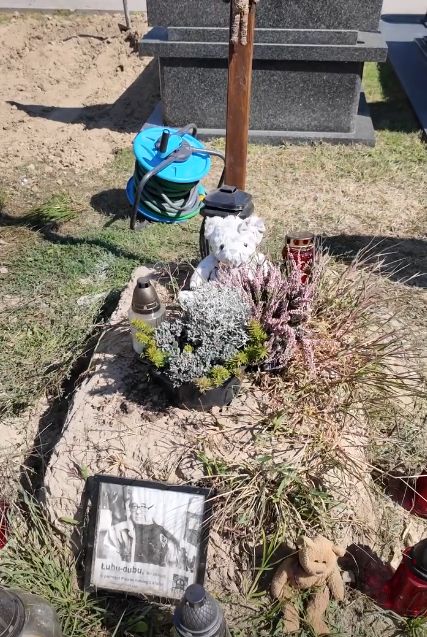 Grób Stanisława Tyma kilka miesięcy temu