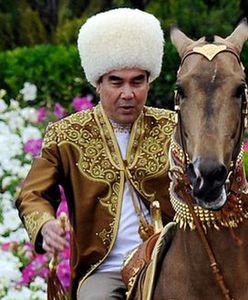 Budują mu pomniki, nazywają "Opiekunem". Szalony dyktator z Turkmenistanu