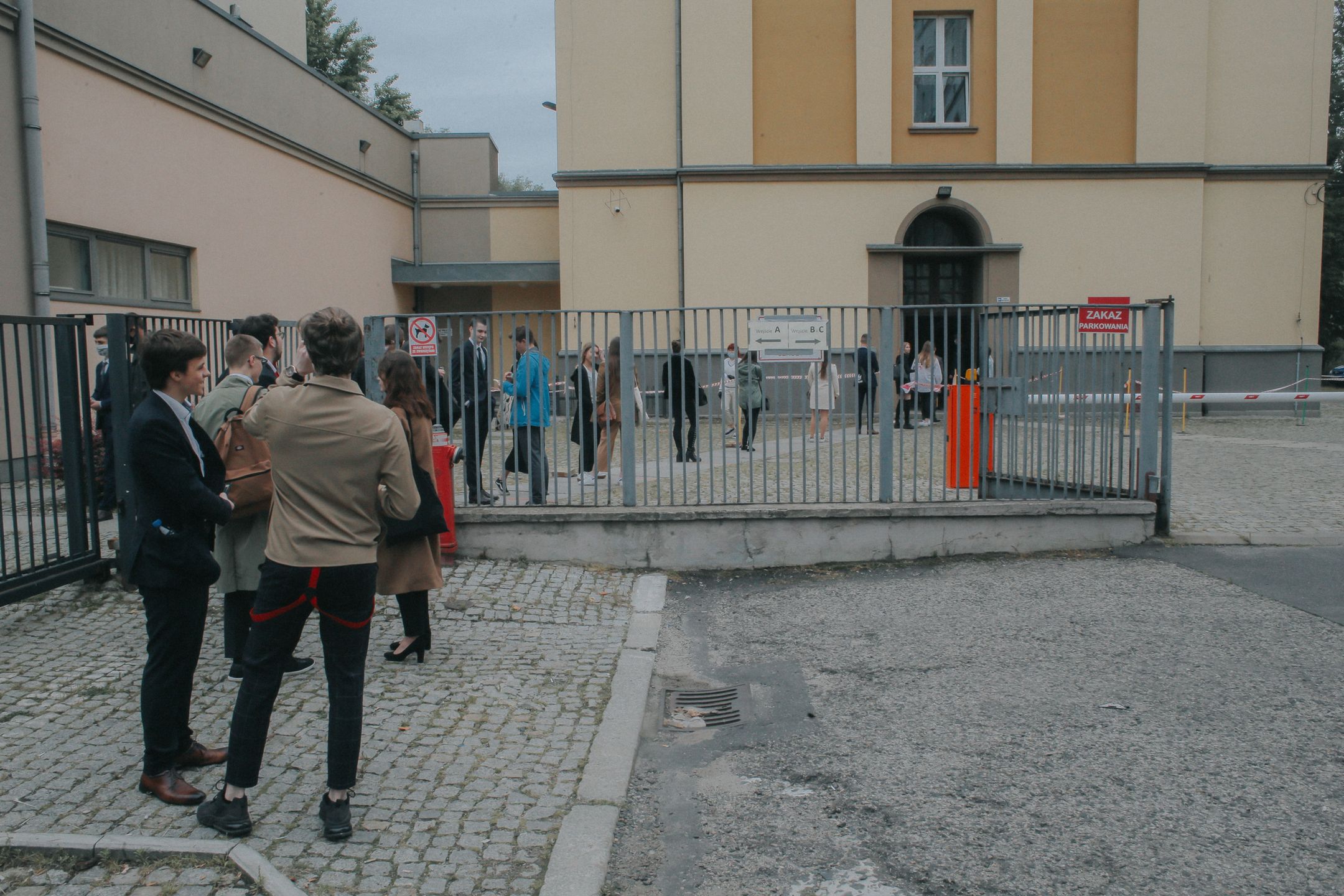O podejrzanym wycieku tematów CKE mieli zawiadomić niektórzy maturzyści