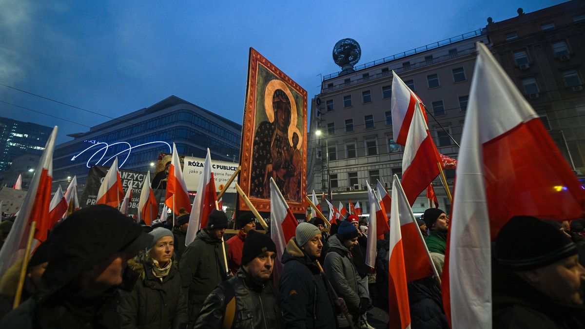 Sondaż. Polacy wskazali, co jest dla nich przejawem patriotyzmu (na zdjęciu: Marsz Niepodległości w Warszawie w 2024 roku)