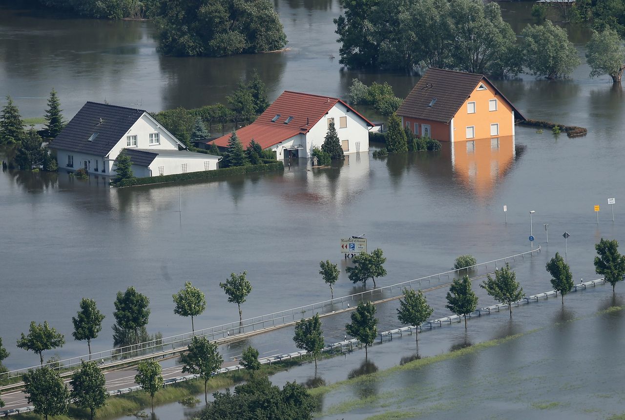 Powodzie w Europie. Władze walczą z "turystami powodziowymi"