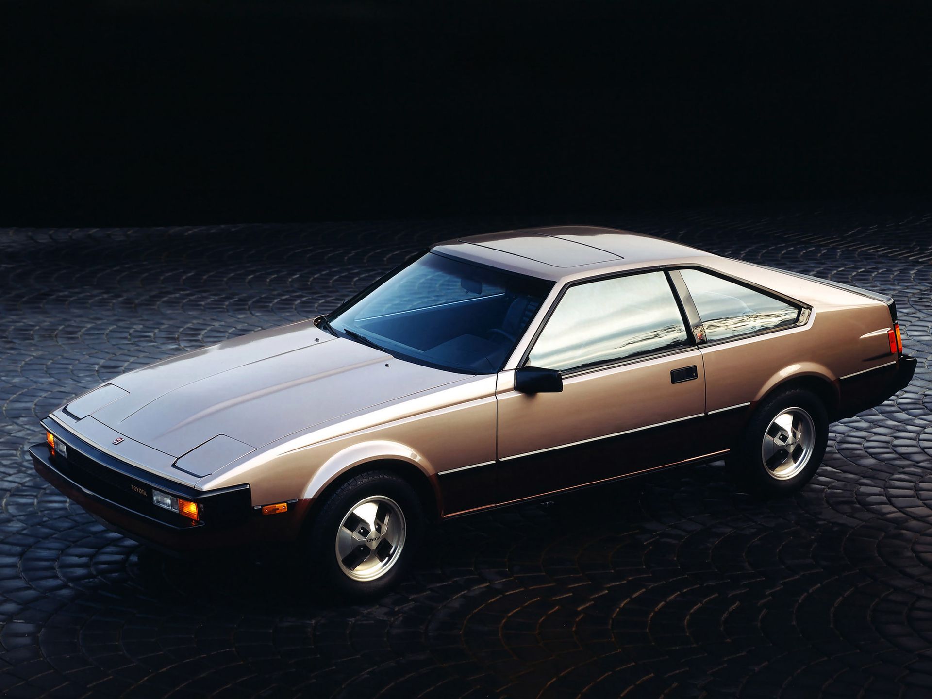 Toyota Supra (1978-2002) - ewolucja japońskiej legendy [galeria zdjęć] 9