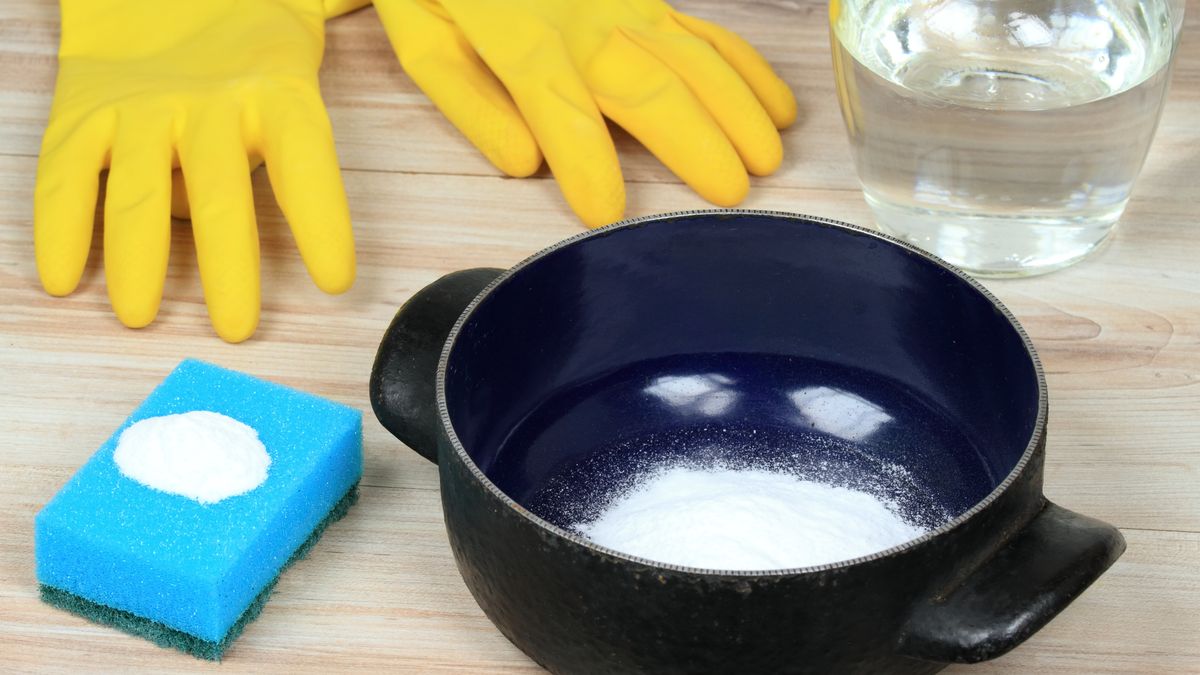 Wysyp sodę oczyszczona na materac