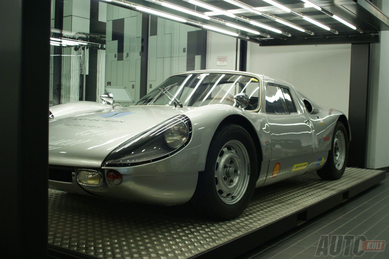 Porsche Ground Zero Museum Workshop - Porsche 904 GTS