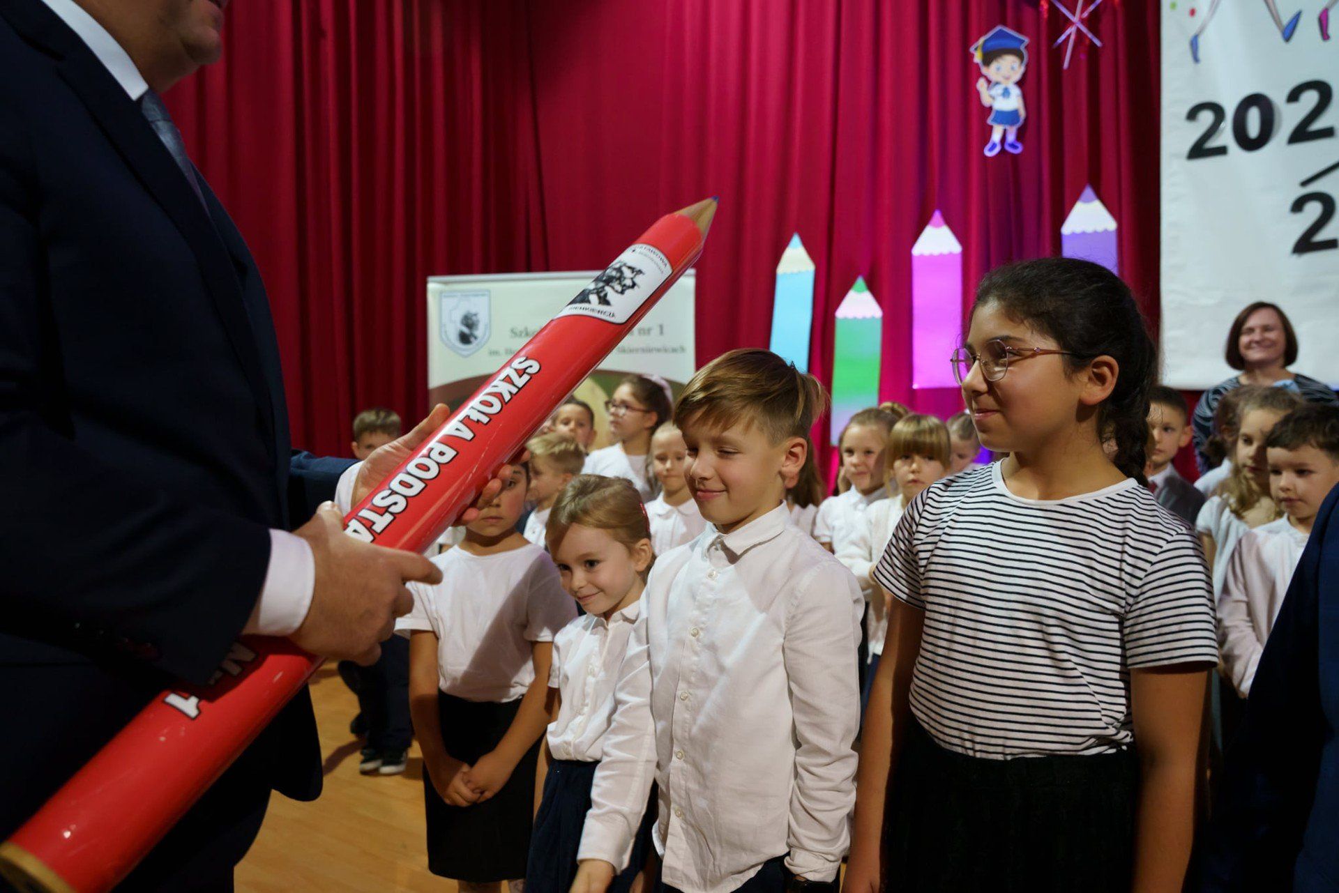 Pasowanie pierwszoklasistów w Szkole Podstawowej nr 1 w Skierniewicach