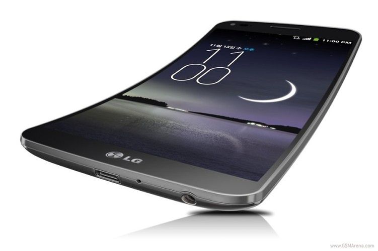 LG G Flex (fot. gsmarena.com)