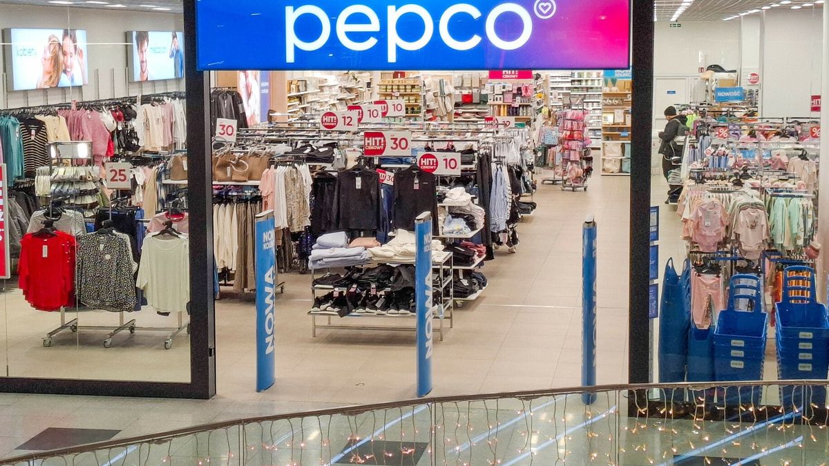 Wybieramy tanie sukienki z Pepco. Oto perełki na wiosnę 2025