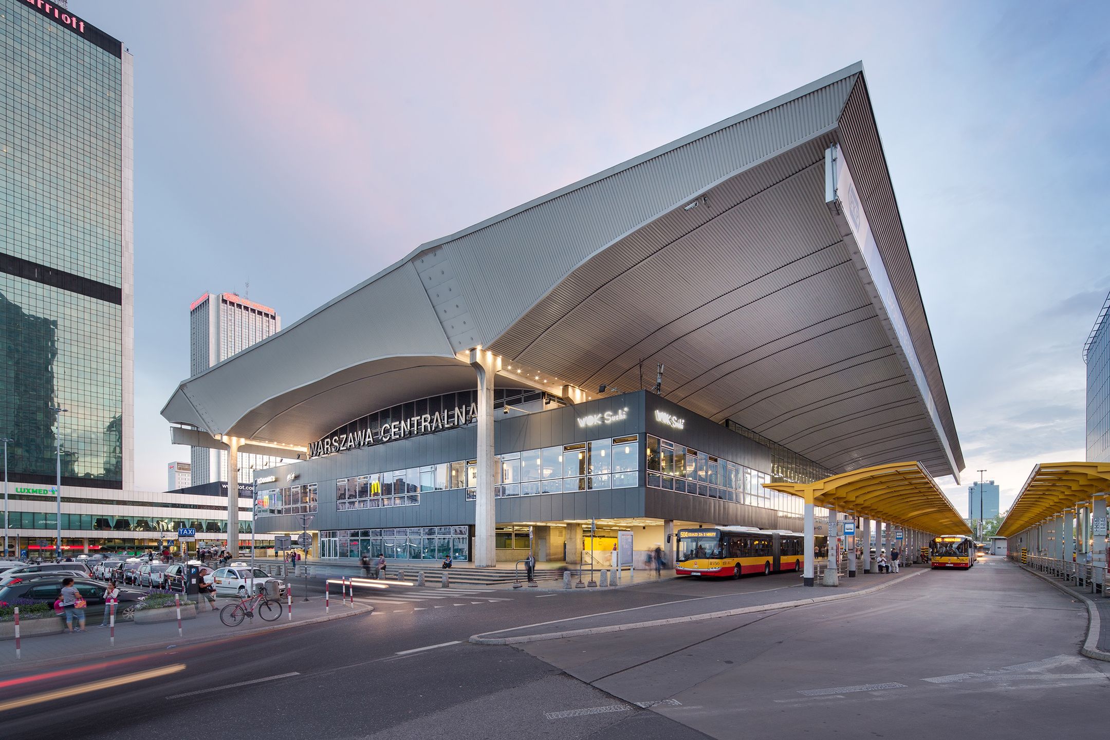 Dworzec Centralny w Warszawie obsługuje rocznie ok 24 mln podróżnych/Marcin Zieba