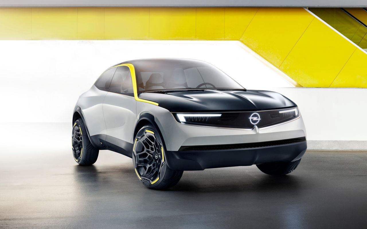 Opel GT X Experimental - z przodu prezentuje się całkiem interesująco