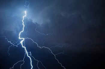 Pomorze: Uwaga na burze, grad i podtopienia. Ostrzeżenie pierwszego stopnia
