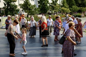 Warszawa: Potańcówka na Ursynowie. W sobotę mieszkańcy dzielnicy bawili się w najlepsze. Tak było na miejscu