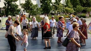 Warszawa: Potańcówka na Ursynowie. W sobotę mieszkańcy dzielnicy bawili się w najlepsze. Tak było na miejscu