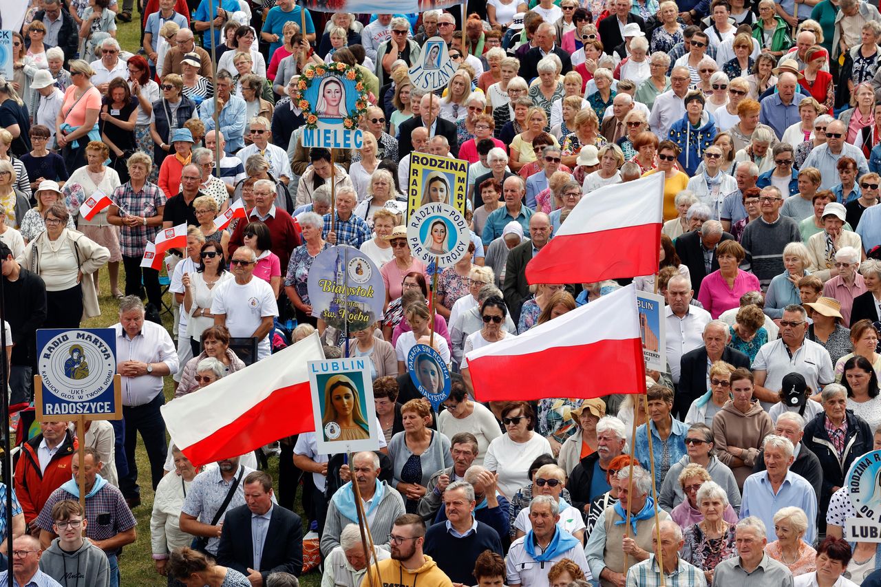 Tłumy pielgrzymów zmierzają na Jasną Górę. To najgorętszy czas w roku