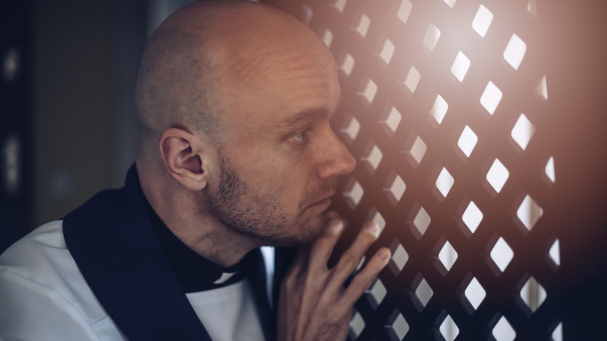 Ksiądz nie powinien zabierać telefonu do konfesjonału?