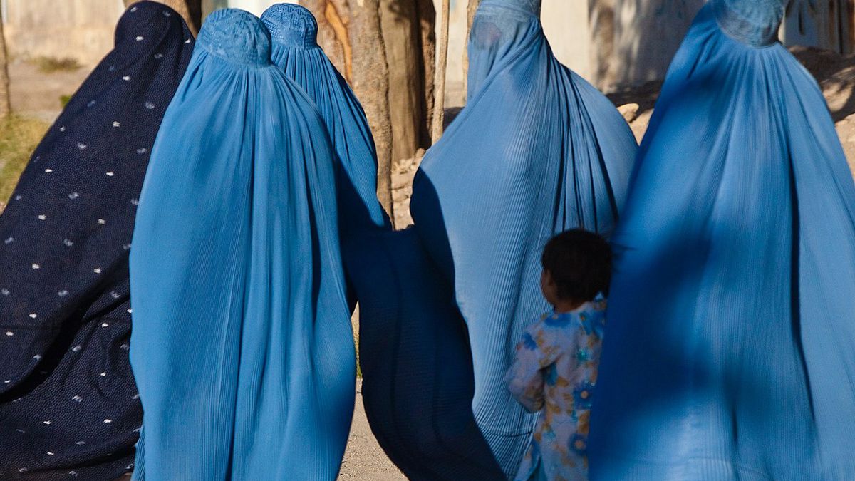 Talibowie ograniczają kolejne prawa kobiet w Afganistanie