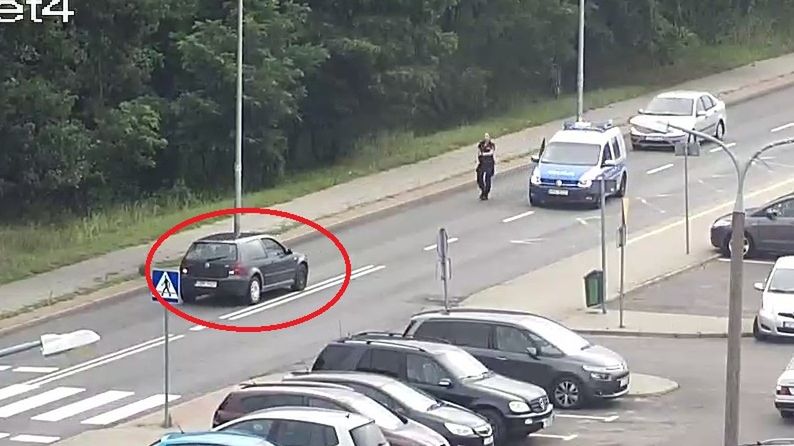 Policjanci zatrzymali mężczyznę, który ukradł samochód z parking
