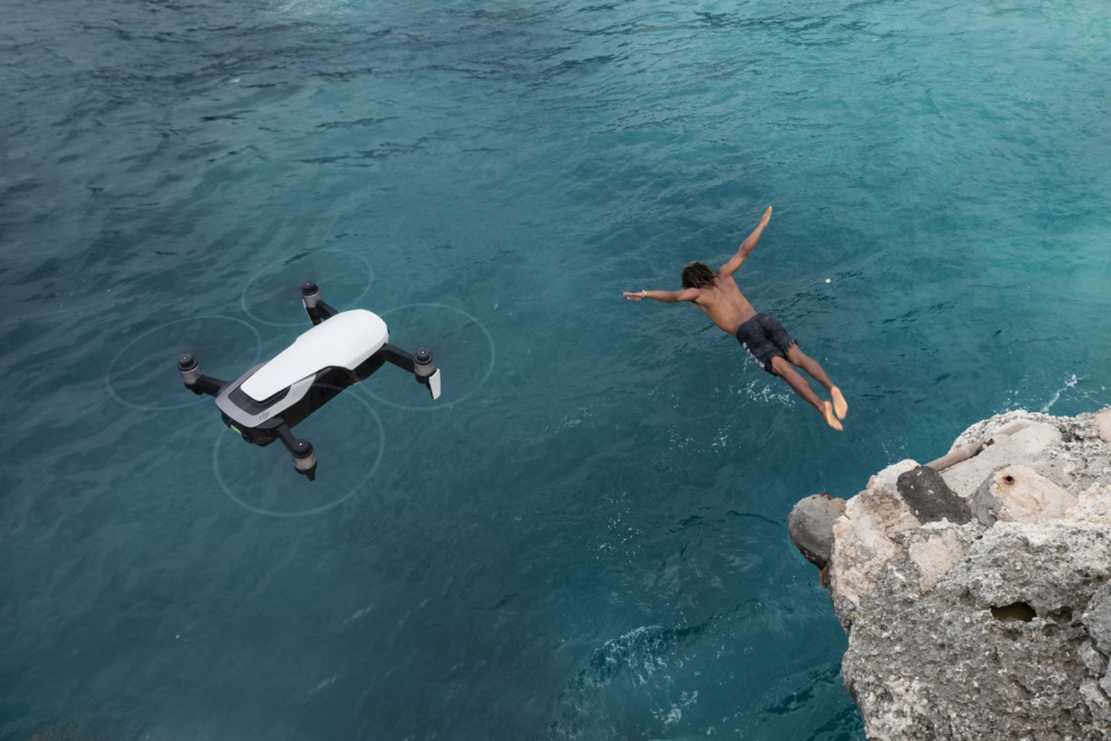 DJI Mavic Air - wymiary Sparka z osiągami Mavica Pro, czyli poręczny dron dla podróżników 3
