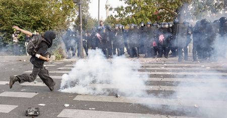 Chaos w szkołach we Francji. Rannych ponad 300 osób