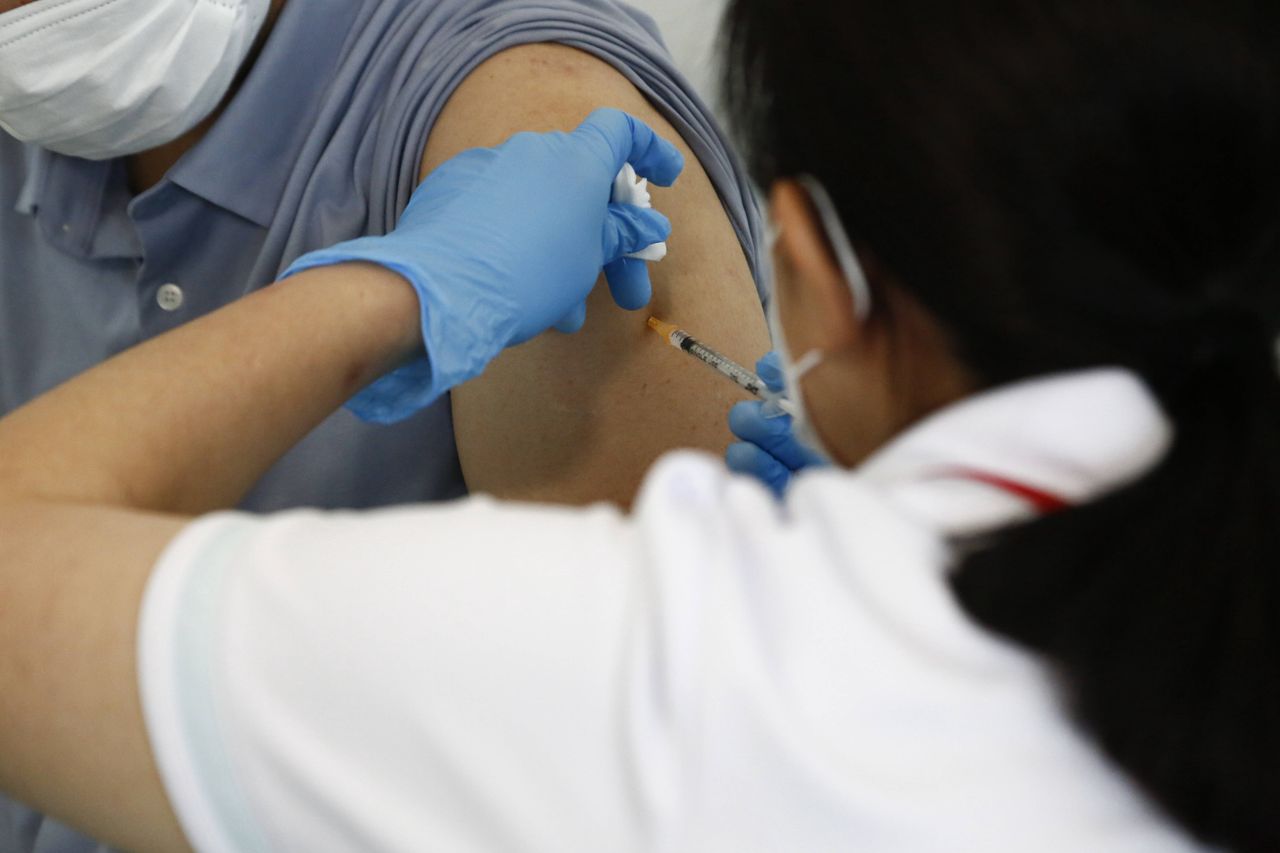 Japończycy pracują nad nową szczepionką przeciw COVID-19. To może być przełom