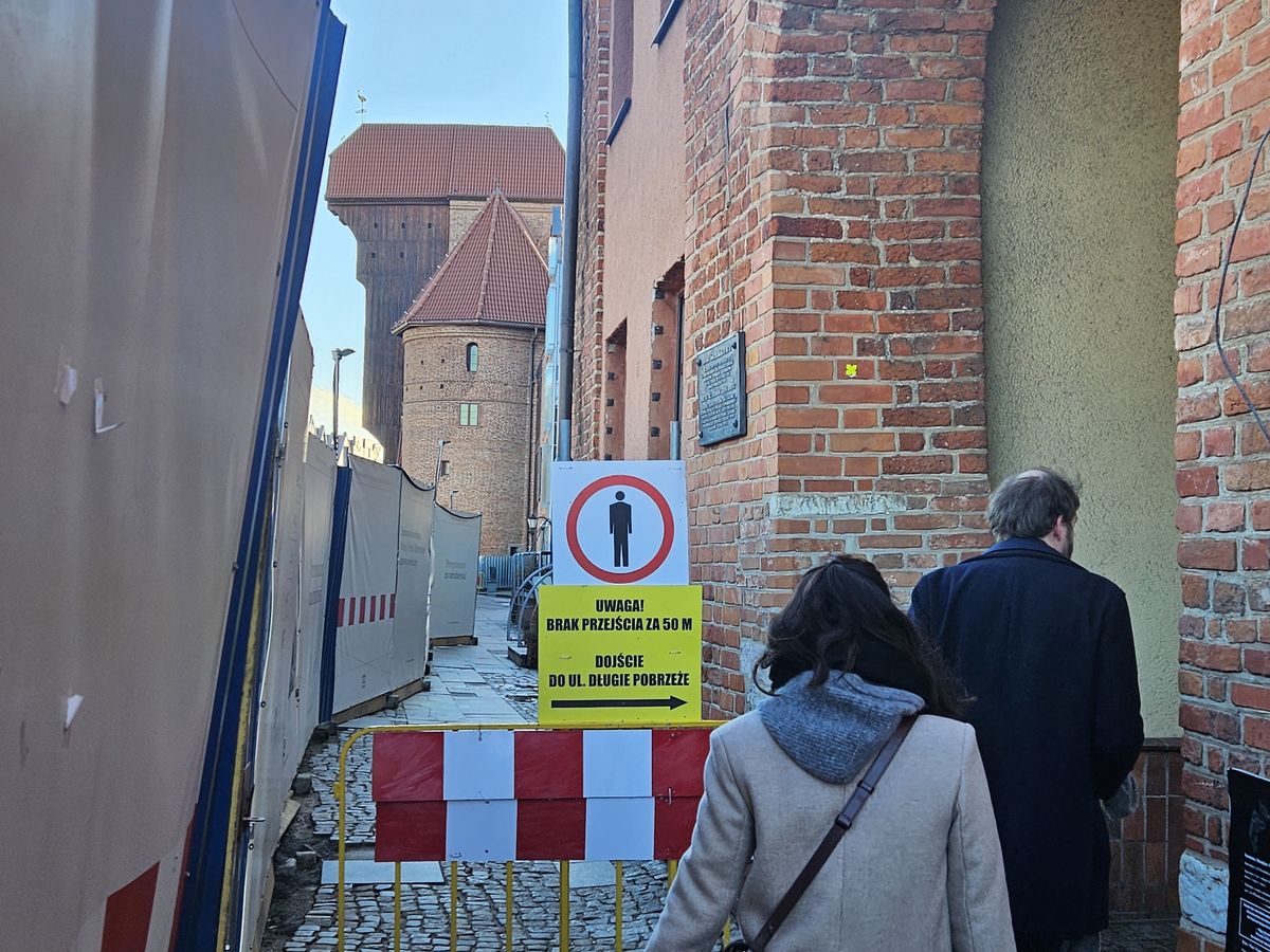 W tym roku widok na najbardziej charakterystyczną budowlę Gdańska jest mocno ograniczony