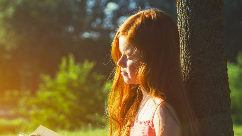 Dziewczęce imię z greckiej mitologii. Oznacza ptaka, ale uważane jest za symbol oddania