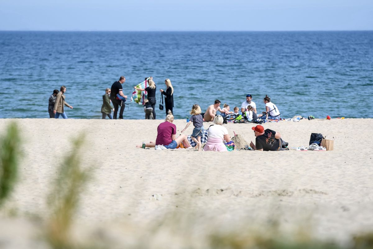 1000 zł na wakacje. Turyści ruszą na plaże? Ekspert apeluje