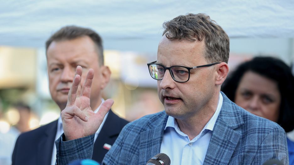 Marcin Romanowski Mariusz B�aszczak
Katowice, 30.07.2024. Pos�owie PiS Marcin Romanowski (P) i Mariusz B�aszczak (L) podczas "Protestu w obronie Ojczyzny przed bezprawiem i anarchi�" w Katowicach, 30 bm. Manifestuj�cy chc� wyrazi� sprzeciw wobez rz�du. (ad) PAP/Micha� Meissner
Micha� Meissner
manifestacja, PiS, protest, w obronie ojczyzny, polityk, polityka, pose�