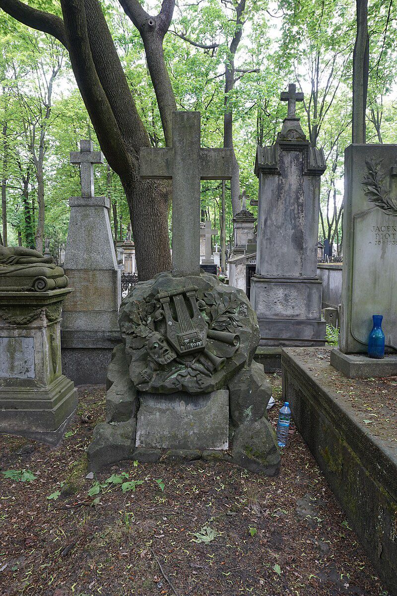 Grób aktora Józefa Komorowskiego