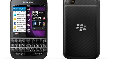 BlackBerry Q10 cieszy się olbrzymim zainteresowaniem. Ludzie wciąż chcą smartfonów z QWERTY?