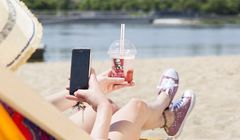 KFC w reklamach podkreśla polskie pochodzenie składników nowych shake’ów (wideo)