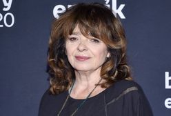 Katarzyna Grochola pokazała biblioteczkę. Na półce m.in. Wojciech Cejrowski