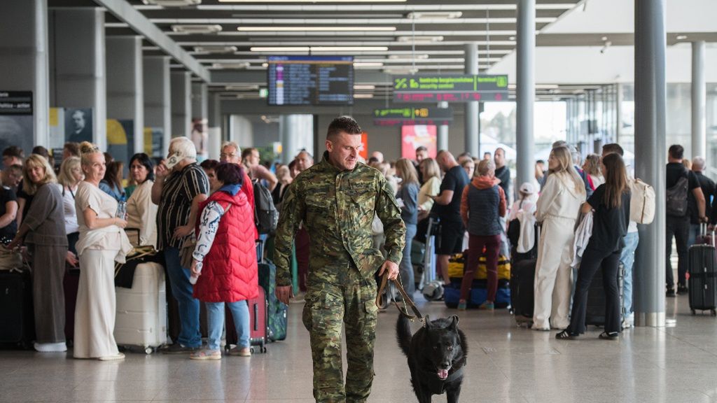 Lecący do Holandii mężczyzna musiał odłożyć plany w czasie