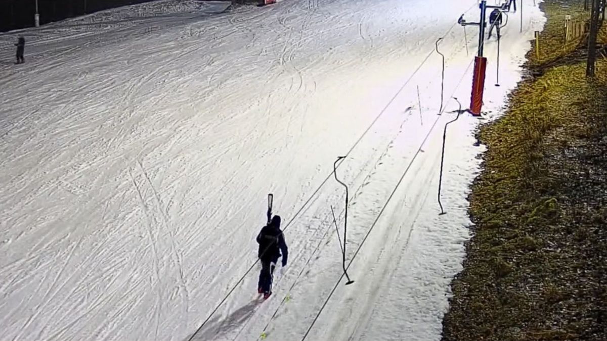 Pan Jan jednego dnia 72 wszedł na stok i zjechał z niego