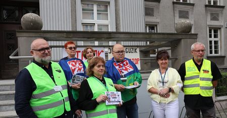 Strajk ostrzegawczy w oddziale ZUS w Chorzowie. Związkowcy domagają się 1200 złotych podwyżki i chcą zmiany warunków pracy