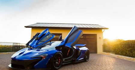Hot Blue McLaren P1 MSO - kobaltowa superhybryda [galeria zdjęć]
