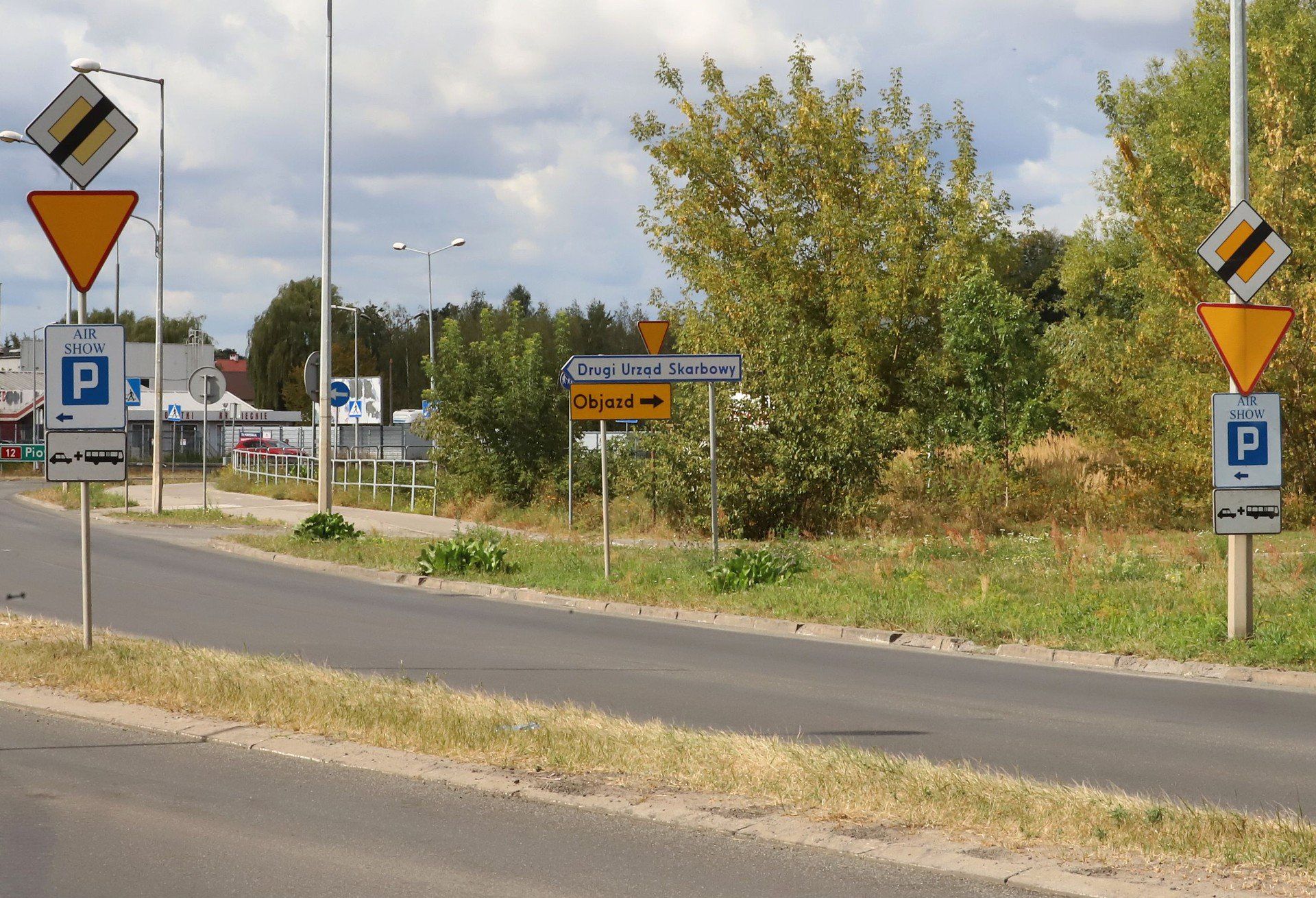 Takie znaki spotkamy przy wielu drogach