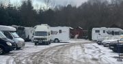 Pod stokami dziesiątki kamperów. "Zdjęcia mówią same za siebie"
