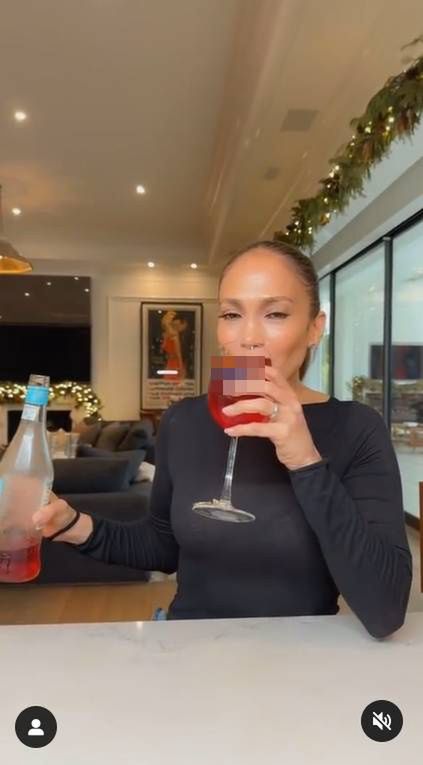 Jennifer Lopez reklamuje alkohol. Jej mąż walczy z uzależnieniem