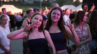 Noc Świętojańska nad zalewem w Morawicy i koncert zespołu LemON. Tak się bawili