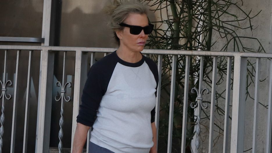Kim Basinger od tragedii z udziałem byłego męża chodzi tak po ulicach Los Angeles