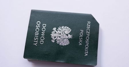Masz w domu stary dowód? Absolutnie go nie wyrzucaj