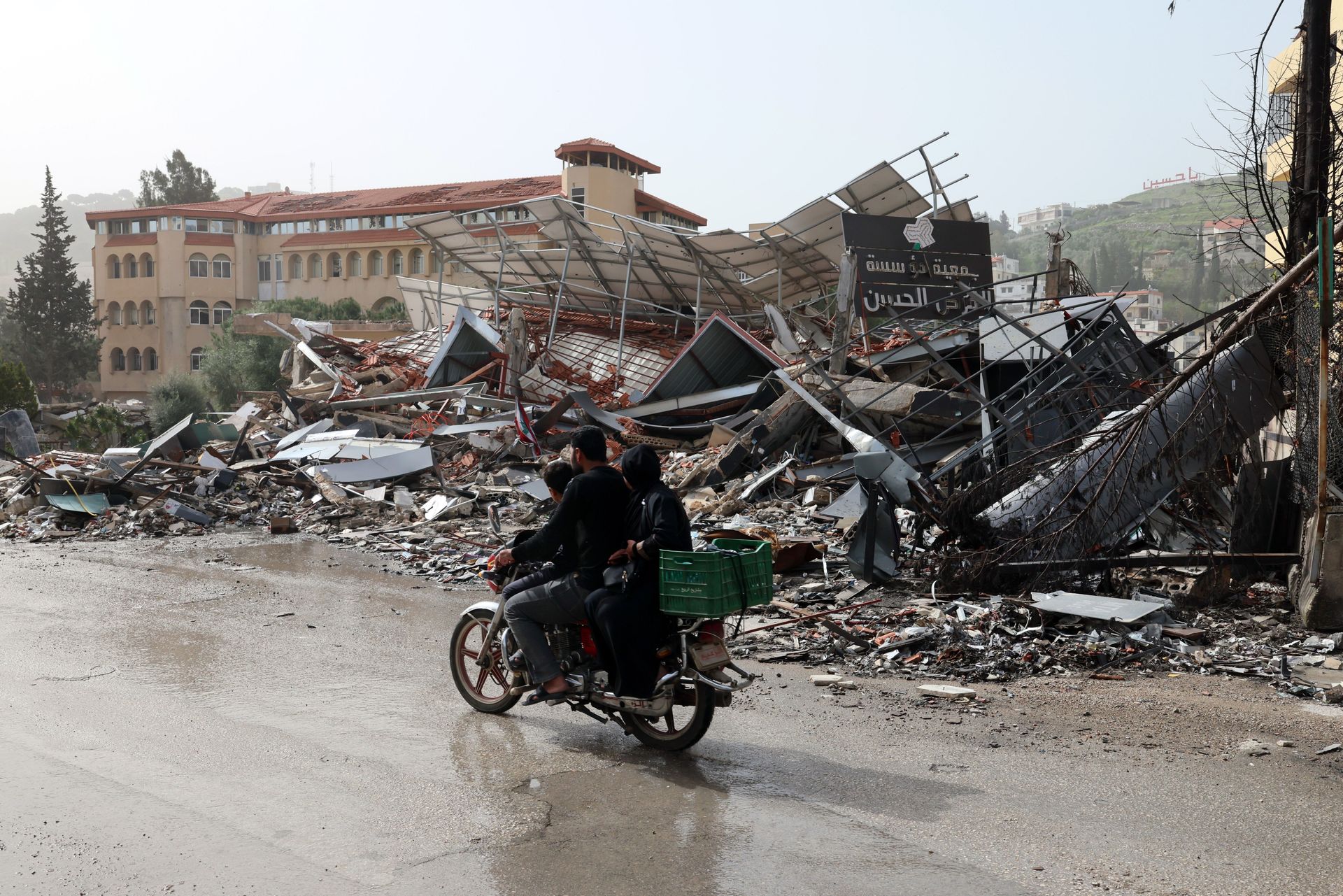 Zdjęcie: Izrael wykonuje ataki na Hezbollah mimo ogłoszonego rozejmu