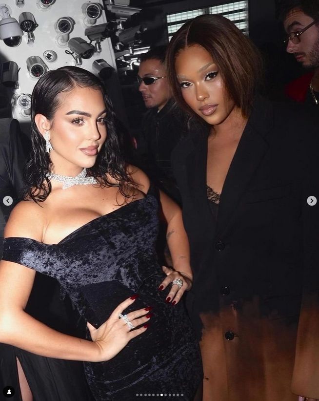 Georgina Rodriguez w mini odsłania kulisy pokazu mody